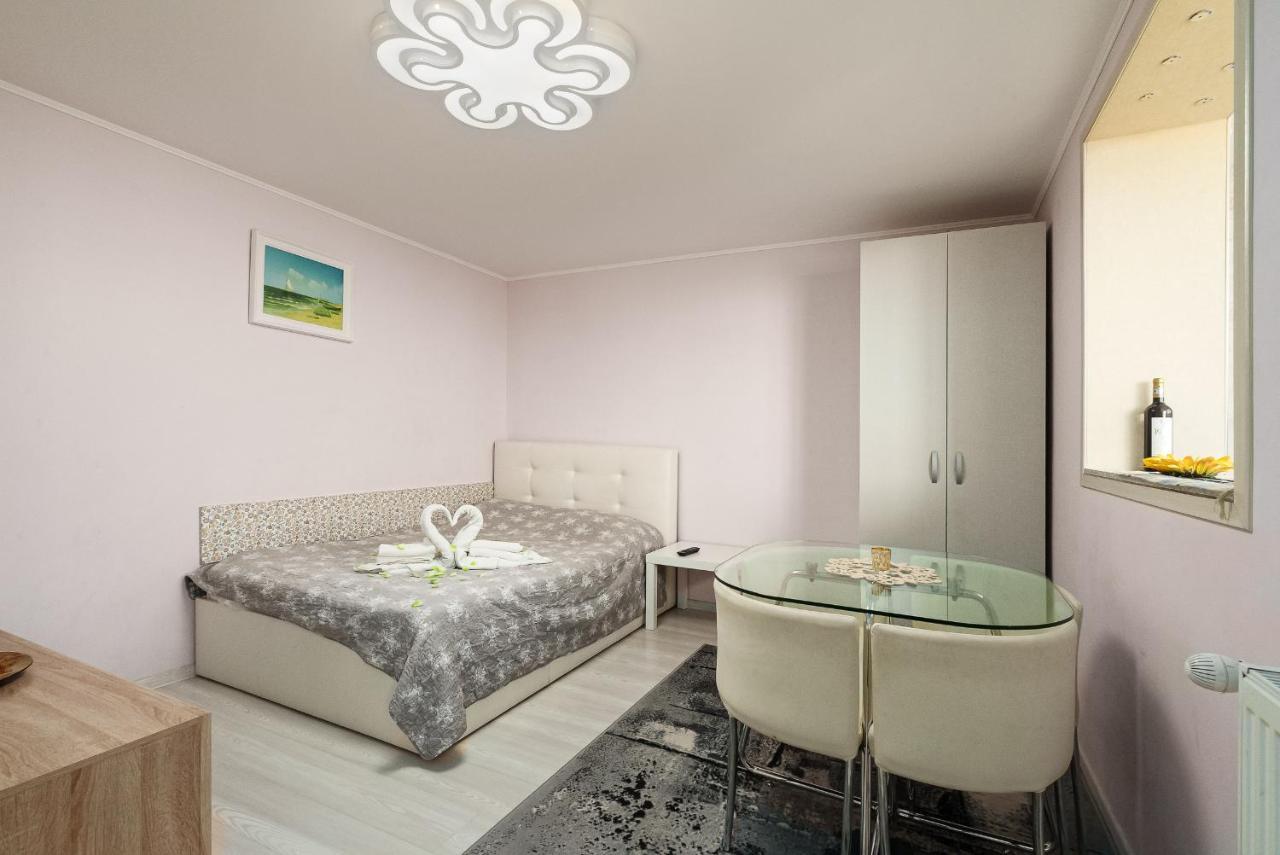 Stone Gate Apartment #1 Bukarest Exterior foto